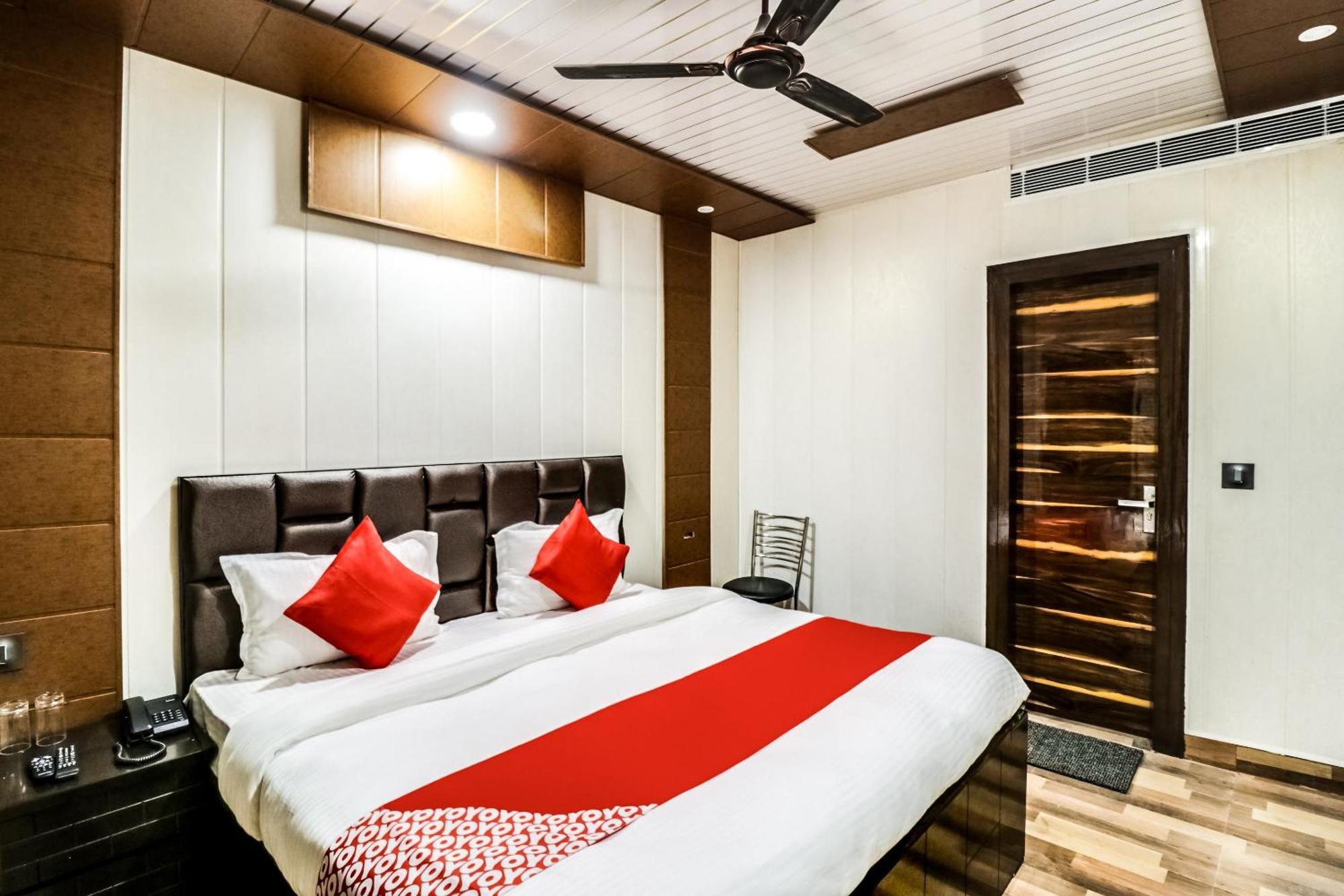 Jps Galaxy Hotel Near Pvr Vikaspuri Delhi Exterior photo